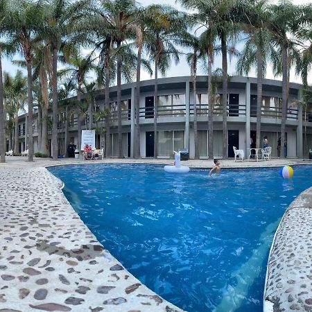 Hotel Suites Del Real サポパン エクステリア 写真